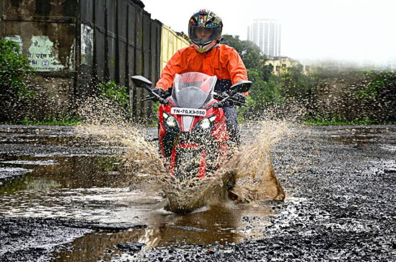 Tips for Riding a Motorcycle in the Rain Motorcyclegears