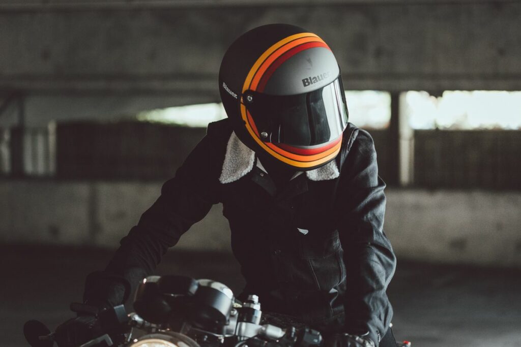 The Best Cafe Racer Helmets Review 2024 | MotorbikeGears