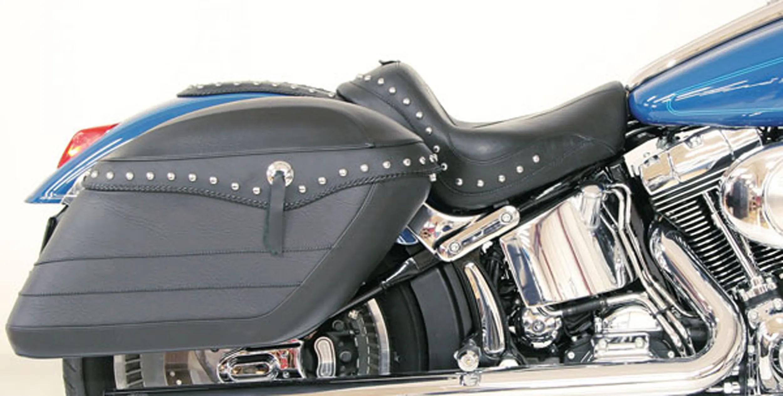 How to Choose The Best Motorcycle Saddlebags MotorbikeGears