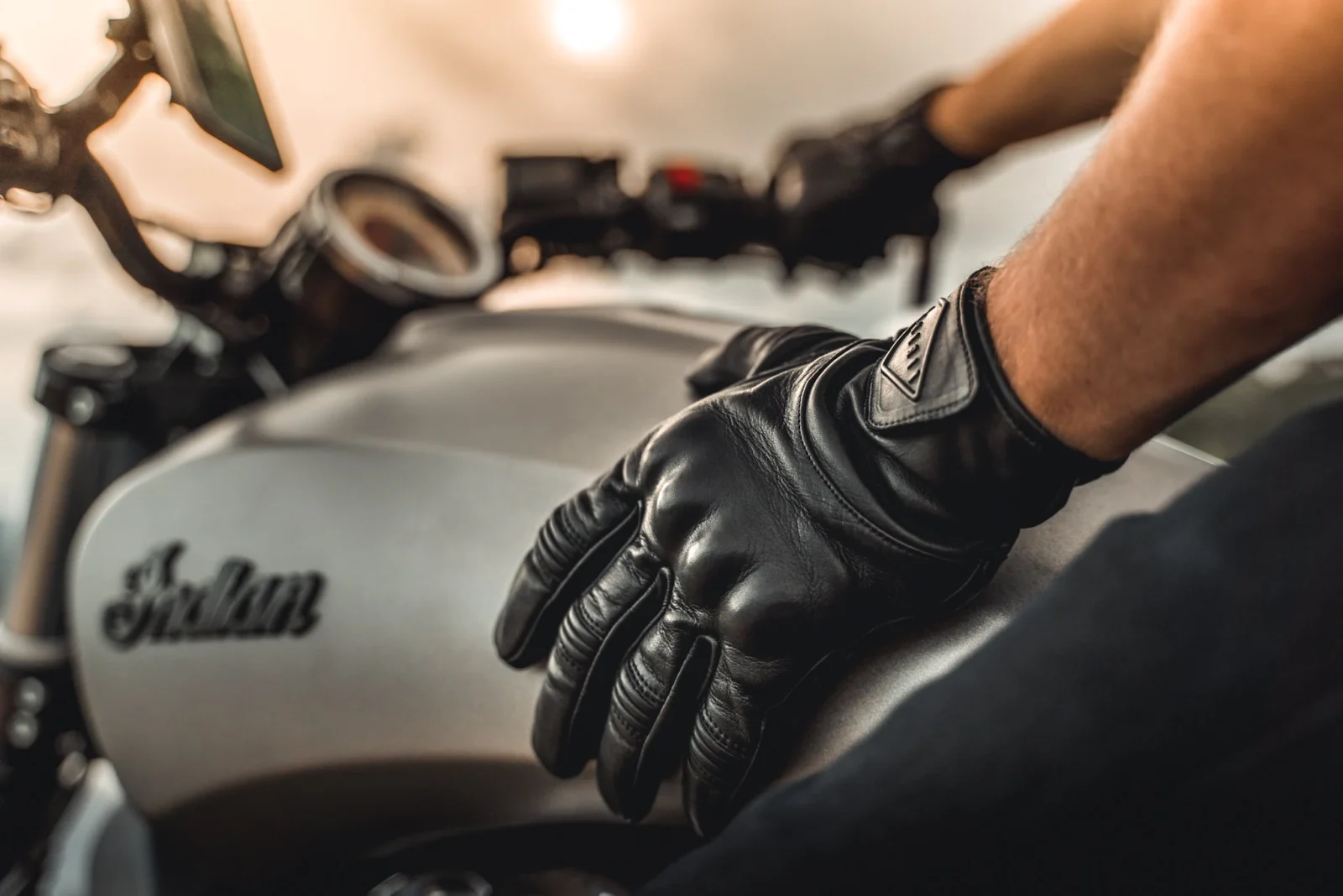 Women's Gauntlet Motorcycle Gloves